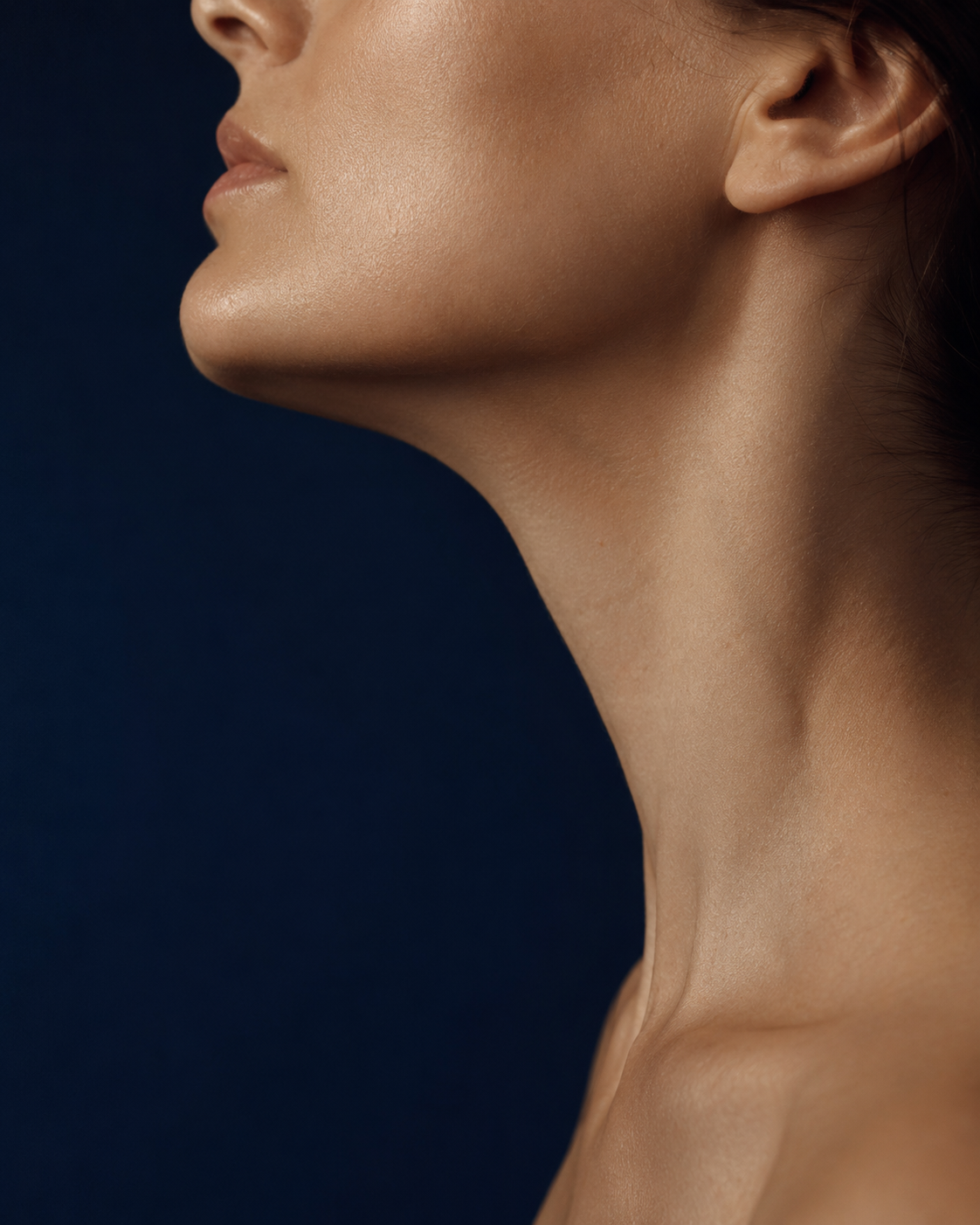 Perfil de pescoço e jawline feminino